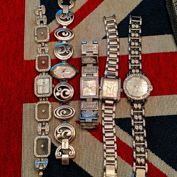 vintage crystal watch (thredup) - Picture 12 of 13